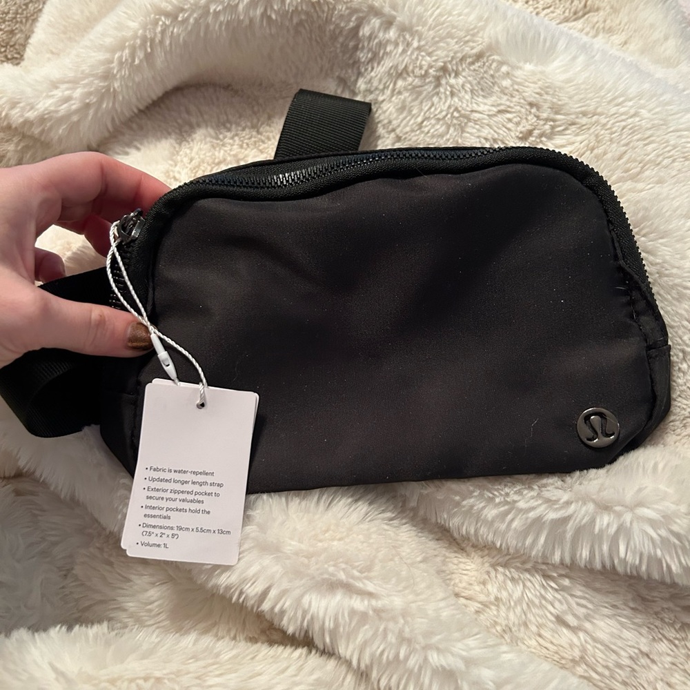 lululemon belt bag